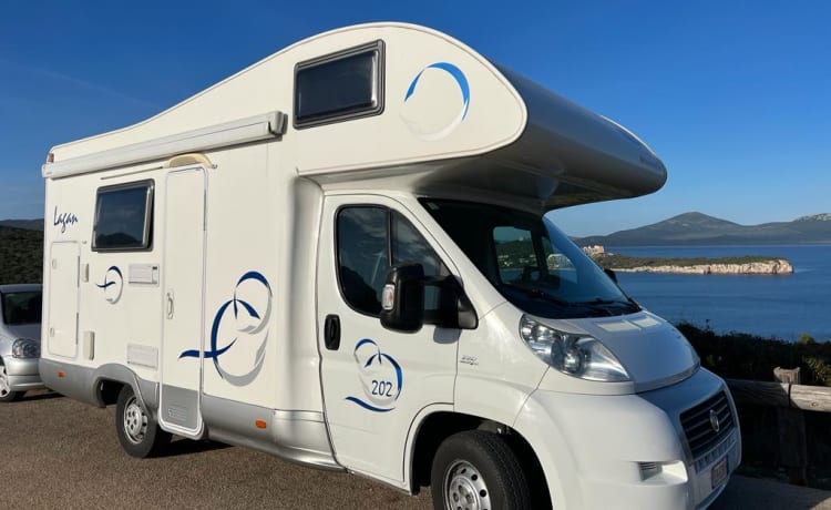 Louis – Experience Sardinia in freedom with Louis camper