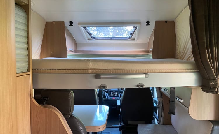 Beautiful 4 person semi-integral camper