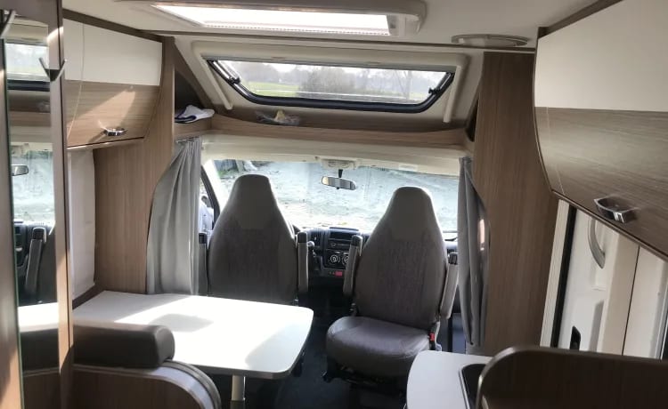 Splinternieuwe camper Carado model 2022 (Hymer fabriek) Type T337 te huur 