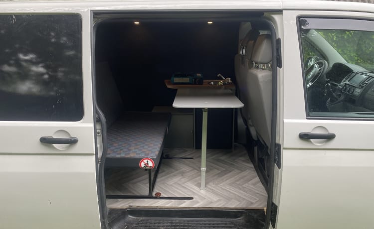 Milieuzone vriendelijk  – Fijne comfort VW T5 Camper Queensbed