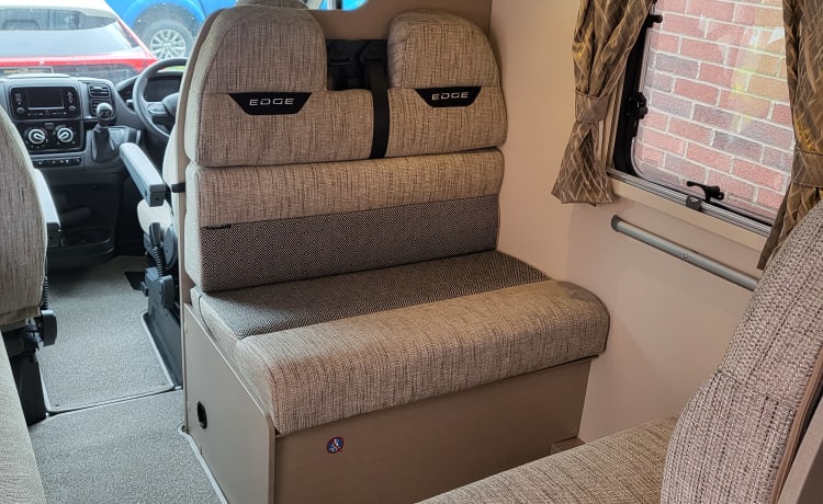 H.T  – Shiny New Spacious Swift Edge 486. Easy Automatic & Sleeps 6  