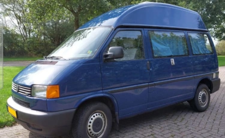 2p Volkswagen Wohnmobil aus dem Jahr 2001