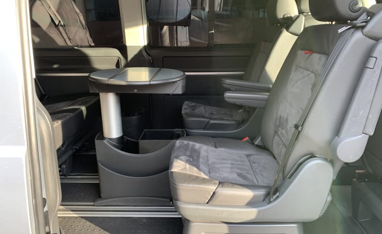 VW MULTIVAN 7 POSTI con LETTO e RISCALDAMENTO AUTONOMO 