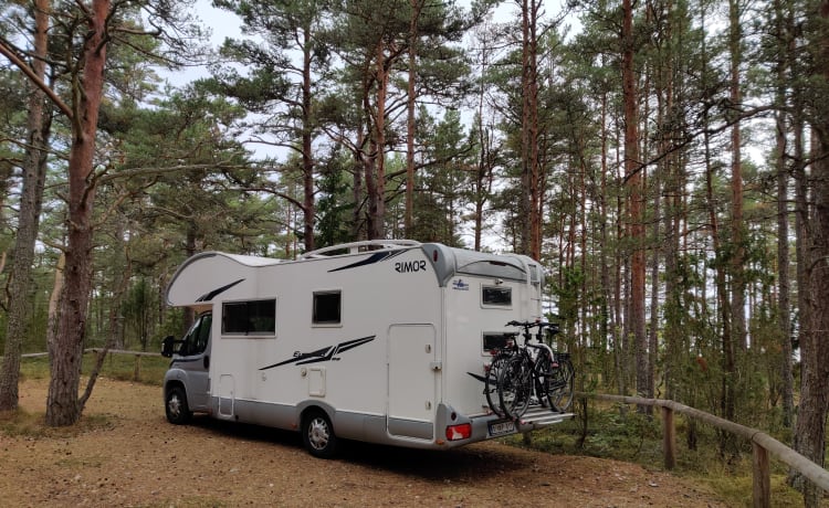 Huisje op wielen – Mooie, leuke en handige gezinsmobilhome met 5 plaatsen