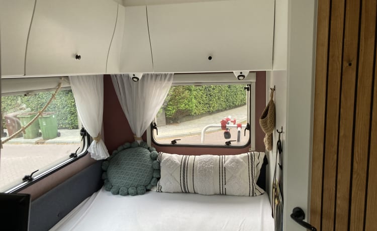 Kaatje – Super cozy family camper for atmosphere seekers and bon vivants