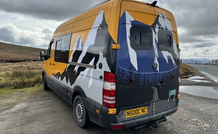 NC500 – Mercedes-Benz camper met 2 slaapplaatsen uit 2015