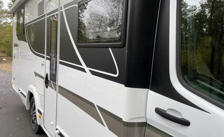 Ford s-integrated (new) - ♥ - 5p - Winter camper + free WiFi