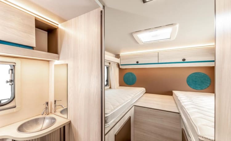 Moby – Luxe 5 pers. camper 2024 - automaat + wifi mogelijkheid