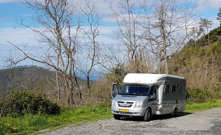 Camper – Hymer Wohnmobil, 2 Personen, komplett ausgestattet