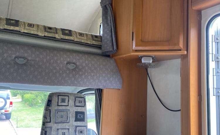 Camper alcova spazioso e confortevole