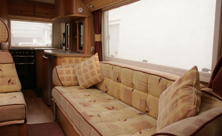 Molly – 2 posti letto Auto-Sleeper semi-integrati del 2007