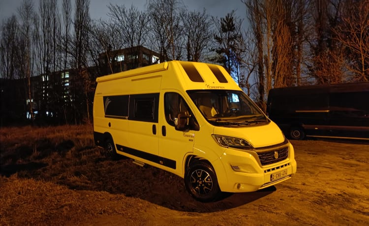 Dreamer camper five uit 2022 - familiecamperbus