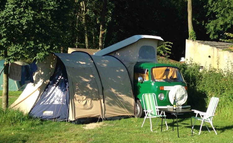 Charmante Volkswagen T2 camperbus uit 1974