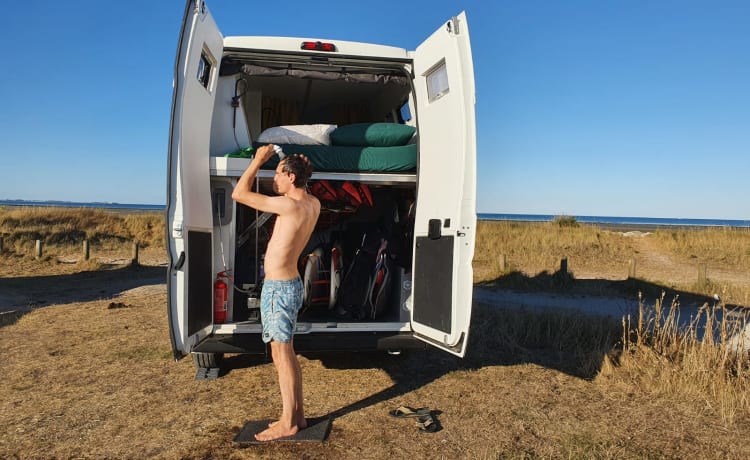 Boxer XL for tall people, surf camper with large garage