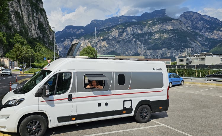 Maliki II – 5***** Dethleffs CamperVan - 2023 - full option - 6,4 mètres - 140 ch