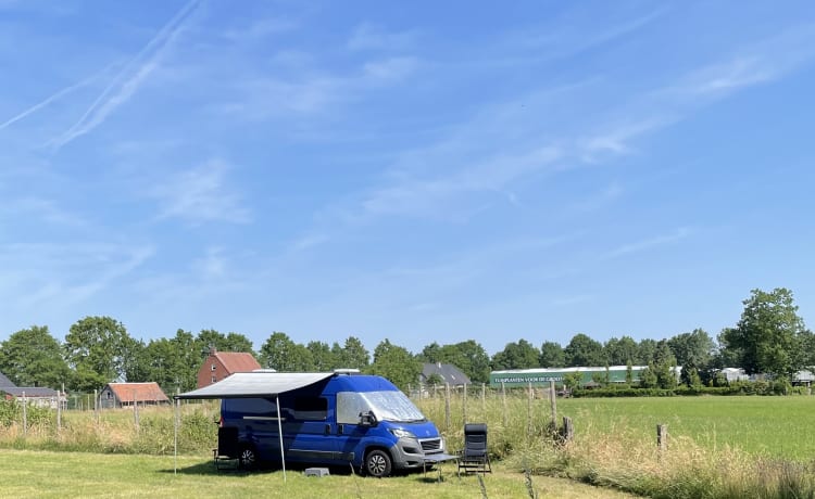 Blue Rambler – Peugeot Boxer bus camper from 2015