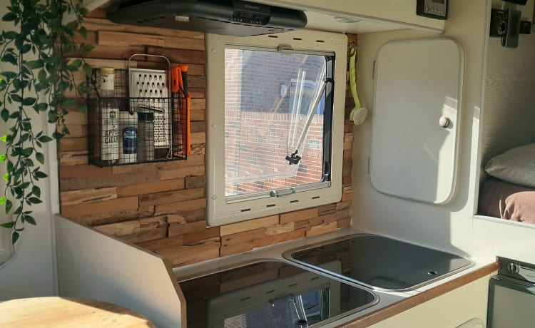 Guus Geluk – Stoere 2 persoons 4x4 off-grid camper