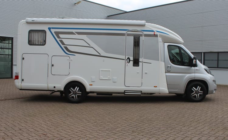 Hoofddorp  – Hymer 2p 2019 - Luxueux et bien entretenu avec lit français - Automatique