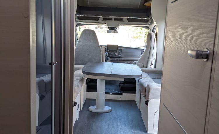 Chausson 720 Titanium Premium (separate room with bunk bed!)