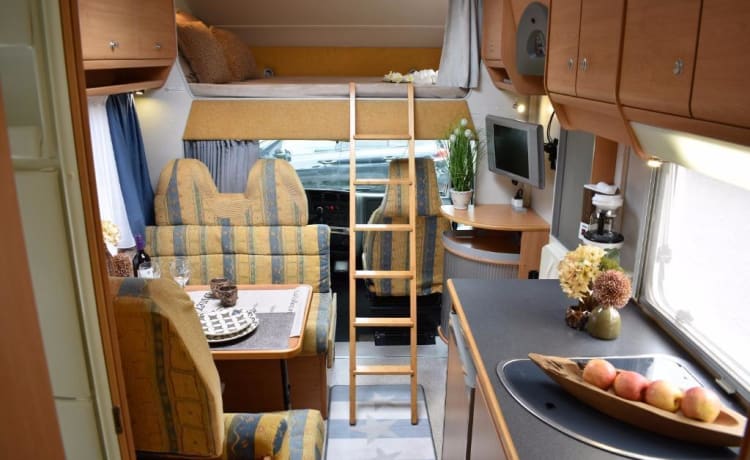 Delightful spacious Knaus Traveler