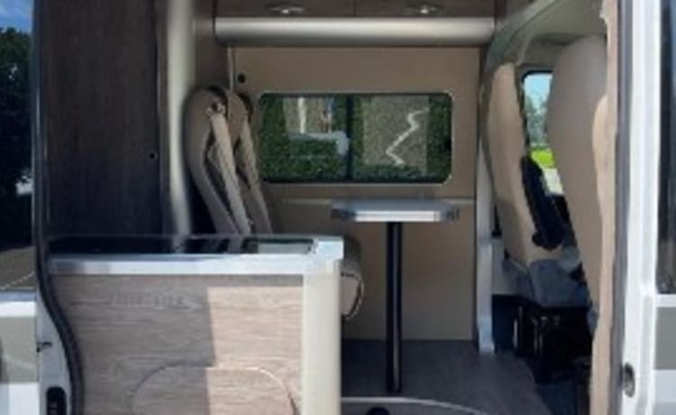 Euro Camper – 2x AIRCO + Compact + Complete!! Get in and Enjoy!!