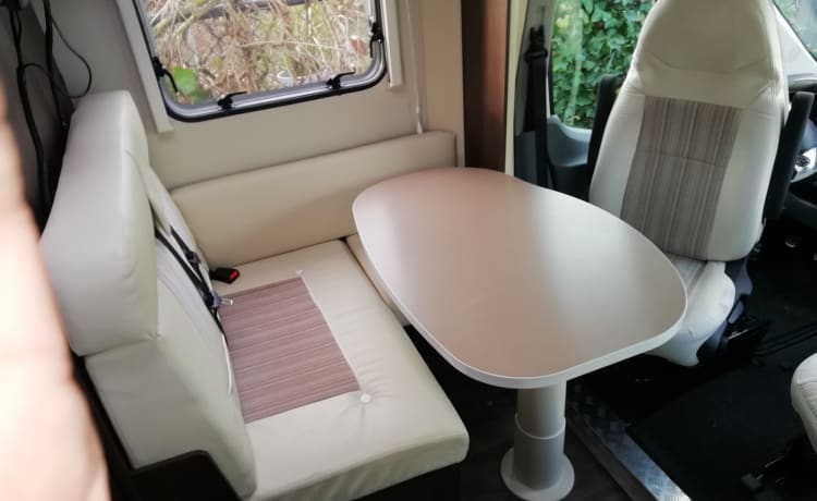 Fordje – Luxe camper met lengtebedden