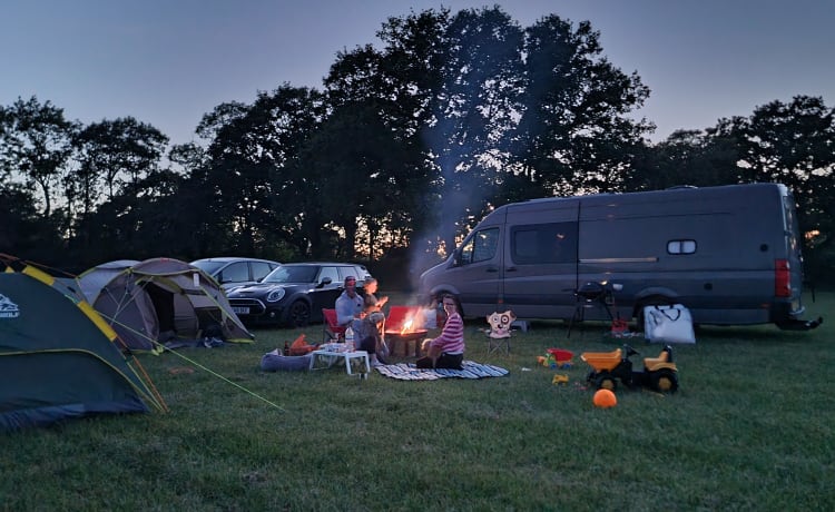 Colin – Volkswagen Crafter Camper