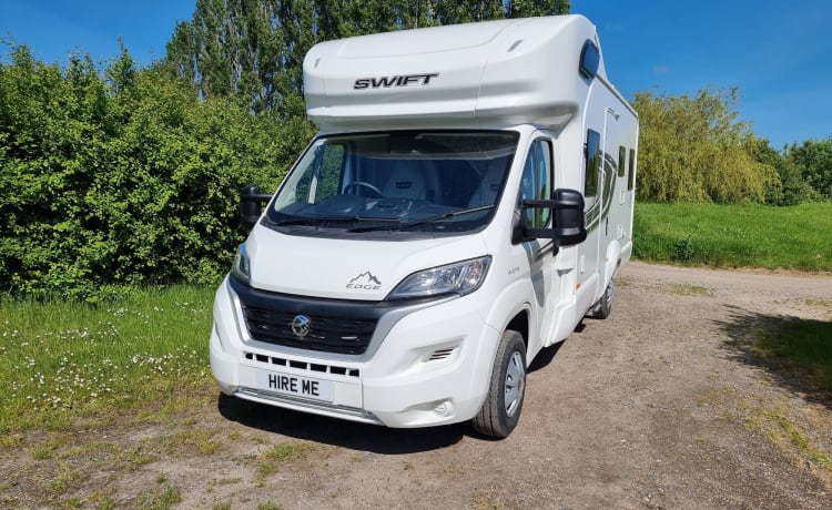 Ronnie – 6 berth Fiat alcove from 2022