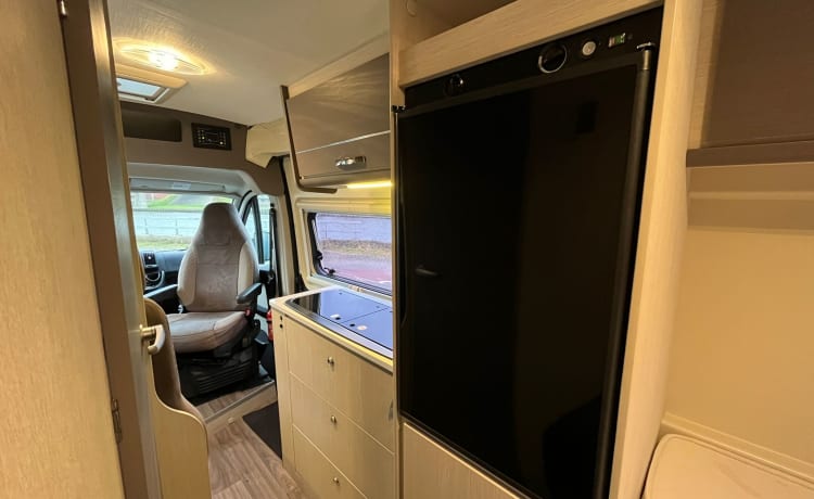 Boukie – Luxe Challanger Bus camper 2018 > VRIJE KM 