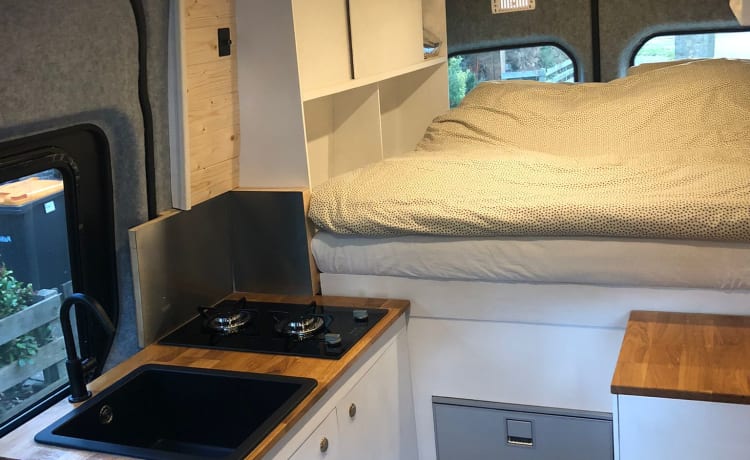 Vrijheid – 2p VW Crafter bus uit 2014, compleet, ruim en gezellig