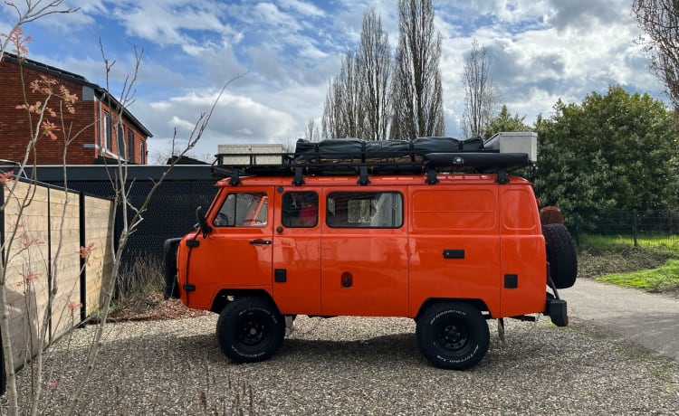 Willempie  – Stoere, opvallende 4x4  Bukhanka Expedition 