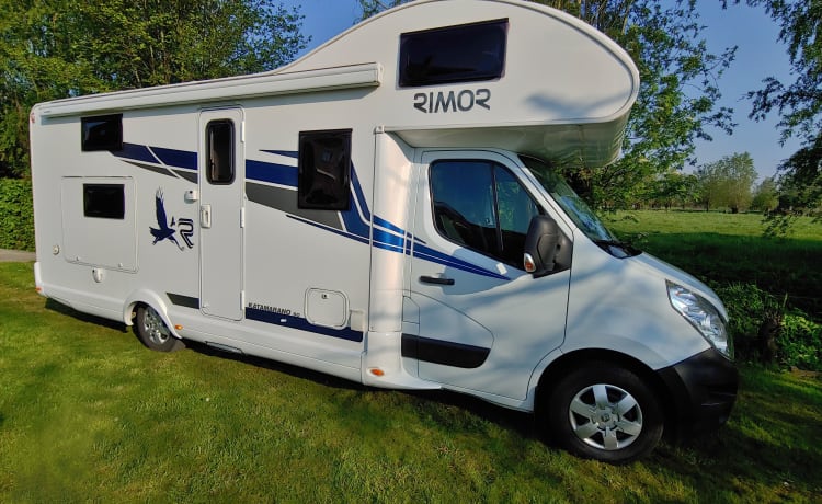 camping-car familial spacieux pour 6 personnes