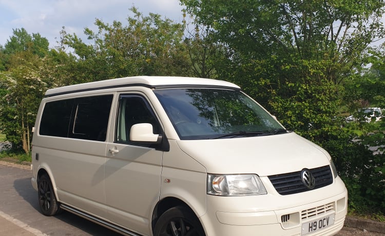 The White Pearl - VW T5 Campervan from £85.00 p.d. - Goboony