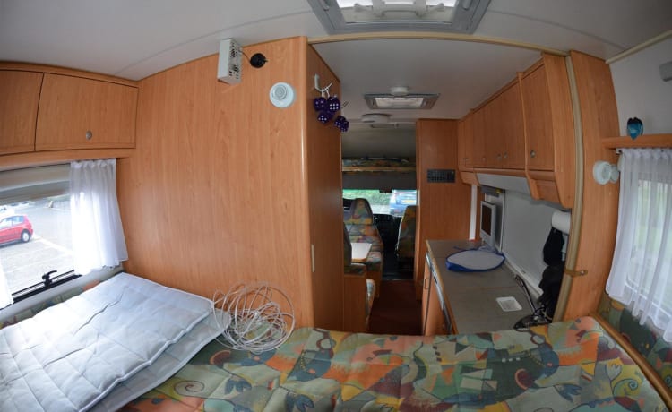 KNAUS TRAVELLER 685HFG – Luxurious and spacious 6-person camper