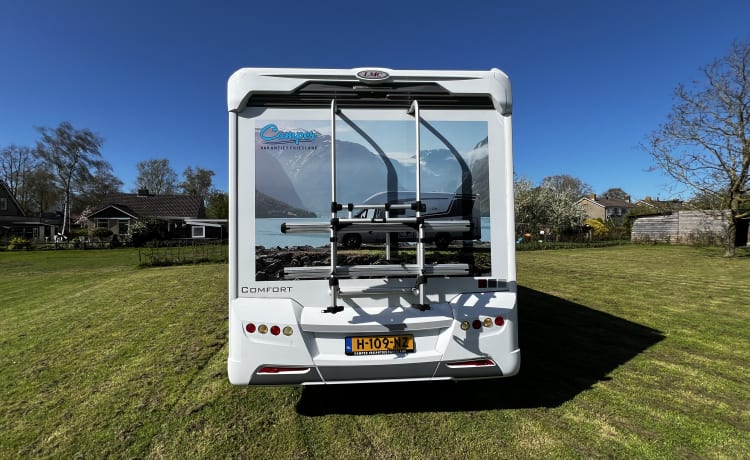 13 LMC T742 – Camper (2020) Half integrale camper 4 personen