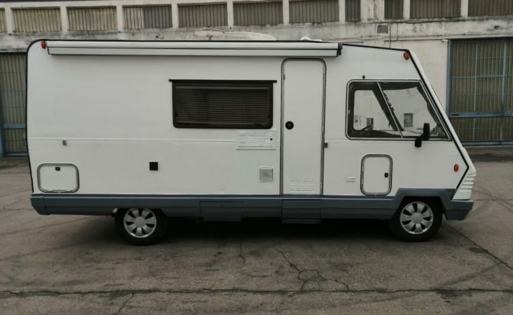 ELNAGH – Camper van Vrijheid