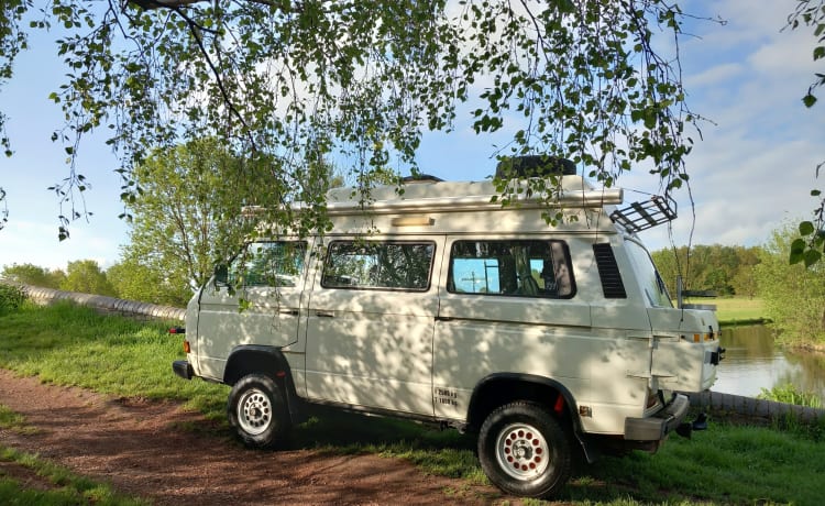 Rika – Vw T3/T25 Syncro 4x4 from £103pn