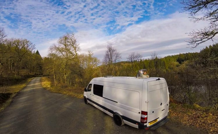 Kula the campervan  – Mercedes-Benz camper met 3 slaapplaatsen uit 2014