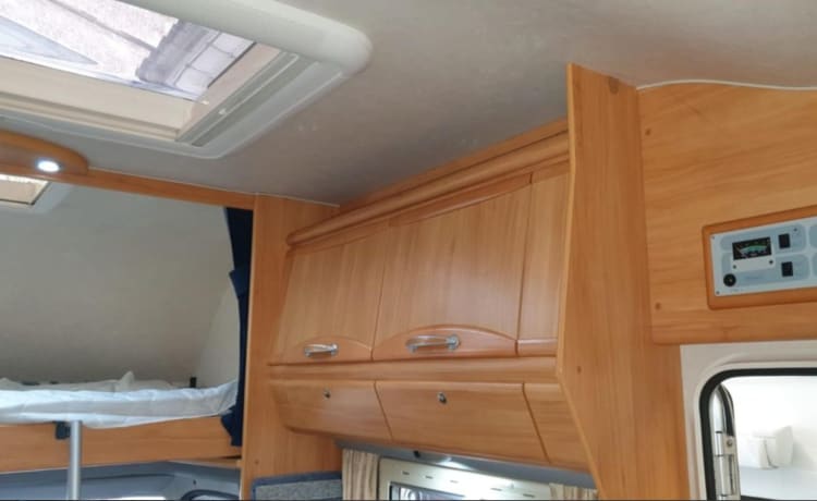 Lucy – 4p Fiat Ducato Adria Alkoof uit 2003