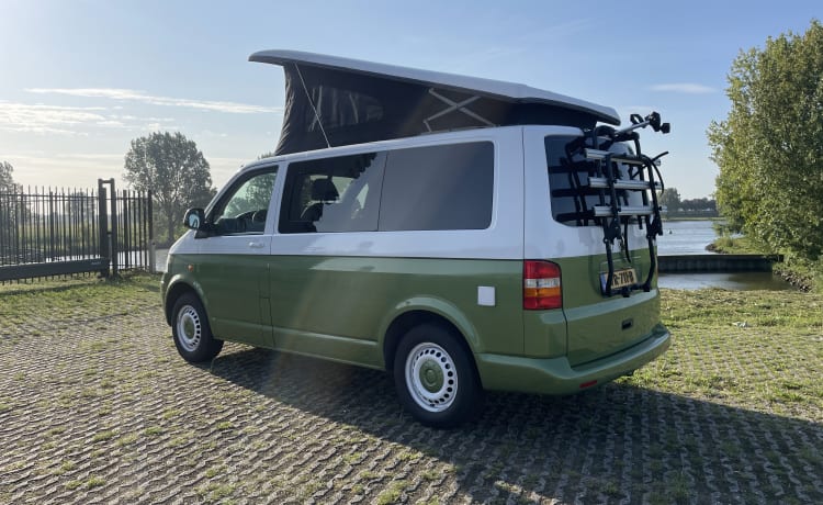 HSP Camp – Volkswagen T5 Nieuw opbouw 2pers Benzine! 