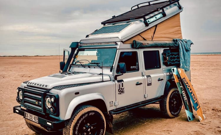 The Silver Bullit – Landrover Defender (Portogallo) 110 Camper fuoristrada 4x4 unico nel suo genere