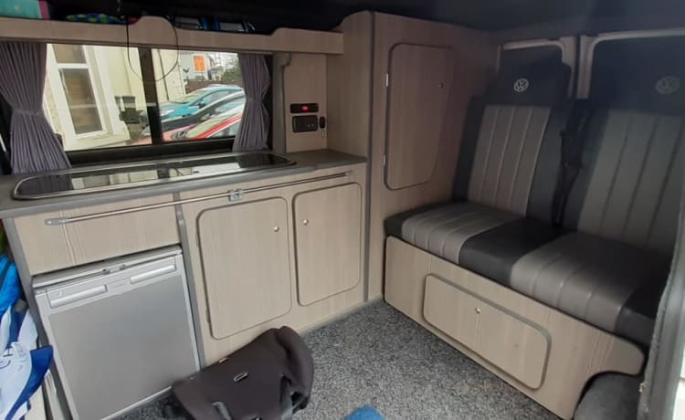 Talullah Zog – 4 berth Volkswagen T5 Campervan from 2012