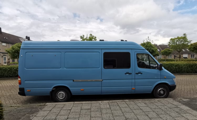 Campert – Mercedes-Benz campervan uit 1999