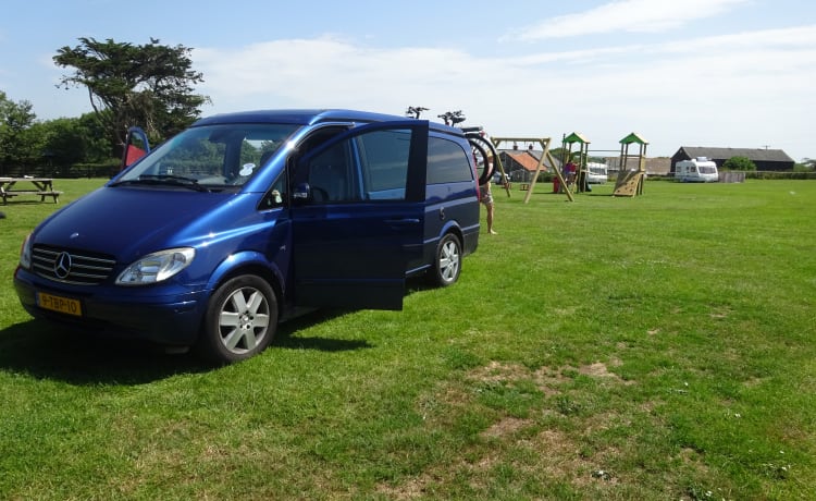 Brulaap – Ontdek de Luxe en Avontuur met onze goed uitgeruste Mercedes Camperbus!