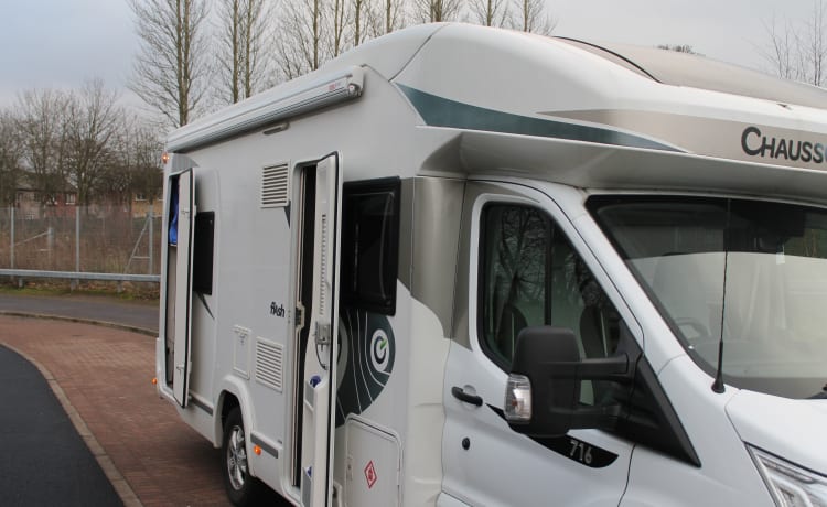 Forth – Spacious Family Motorhome