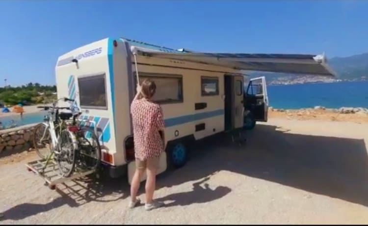 Spacious hip retro 4p Fiat Ducato 280 camper from 1990