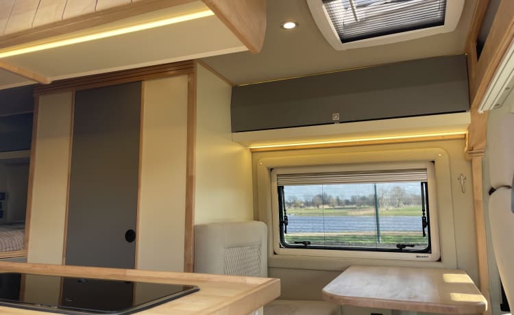 Modern Grid Off Camperbus Fiat Ducato uit 2015 (zelfgebouwd in 2023)