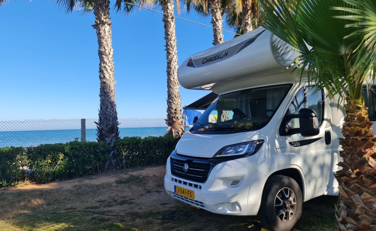 Luxe Familiecamper – Camper familiare di lusso, 6 posti letto, aria condizionata, Wifi