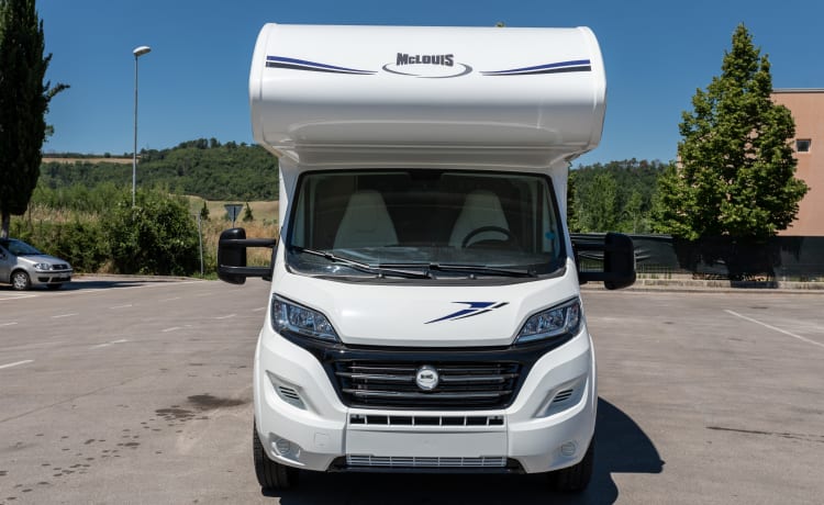 Queen Louise 1 – Brand new 6-seater McLouis from 2023