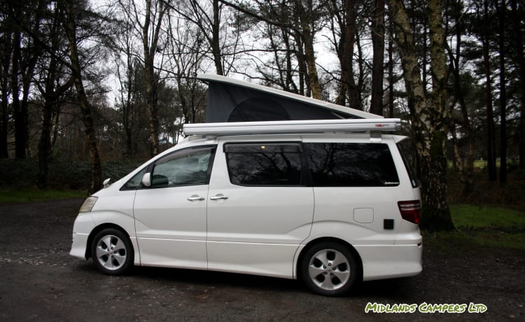 Skye – Toyota-camper met 4 slaapplaatsen uit 2005